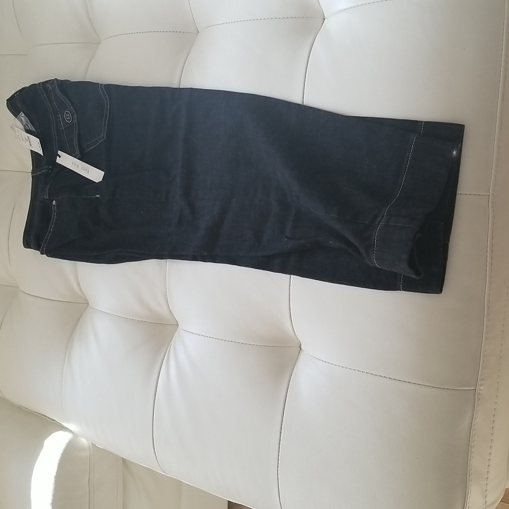 Whitehouse Black Market nwt capris